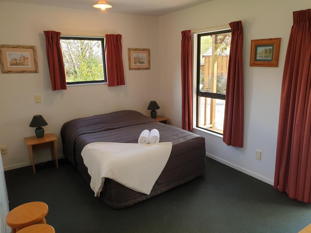 Lake Brunner Country Motel & Holiday Park Moana ภายนอก รูปภาพ