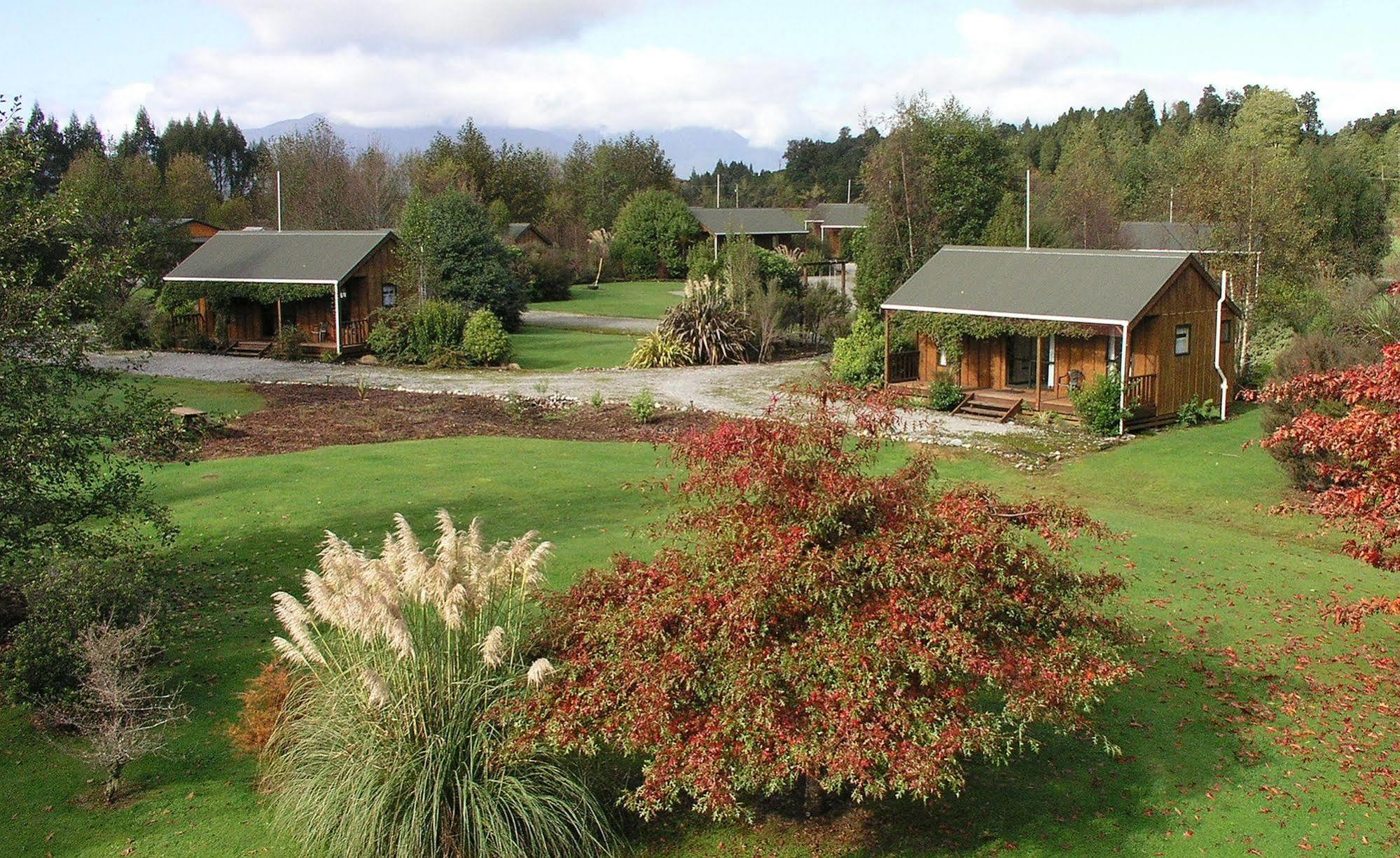 Lake Brunner Country Motel & Holiday Park Moana ภายนอก รูปภาพ